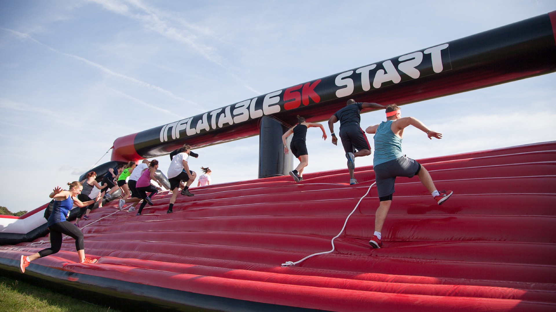 Manchester Inflatable 5k Obstacle Run Running Races Manchester